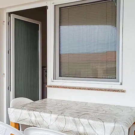 1 Bedroom In * Vir