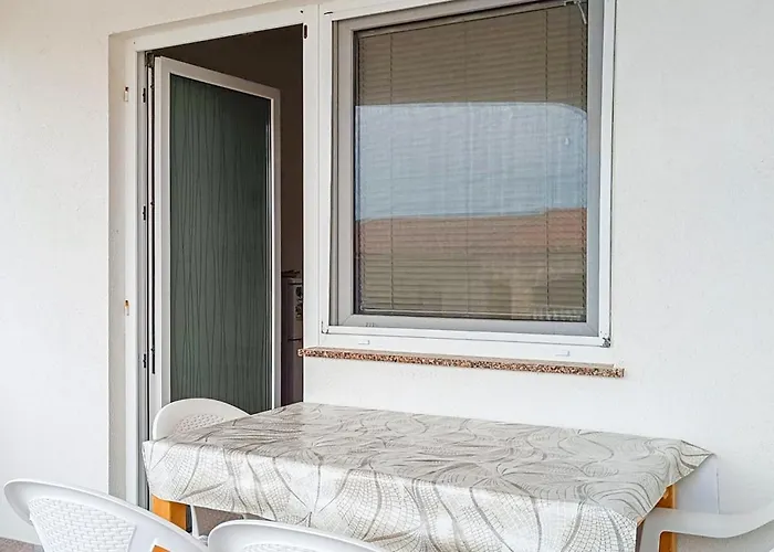 1 Bedroom In * Vir